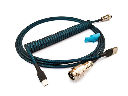 Coiled cable in dark blue color. With Gx16 connector and USB C to A connection, and black heat-shrink.
