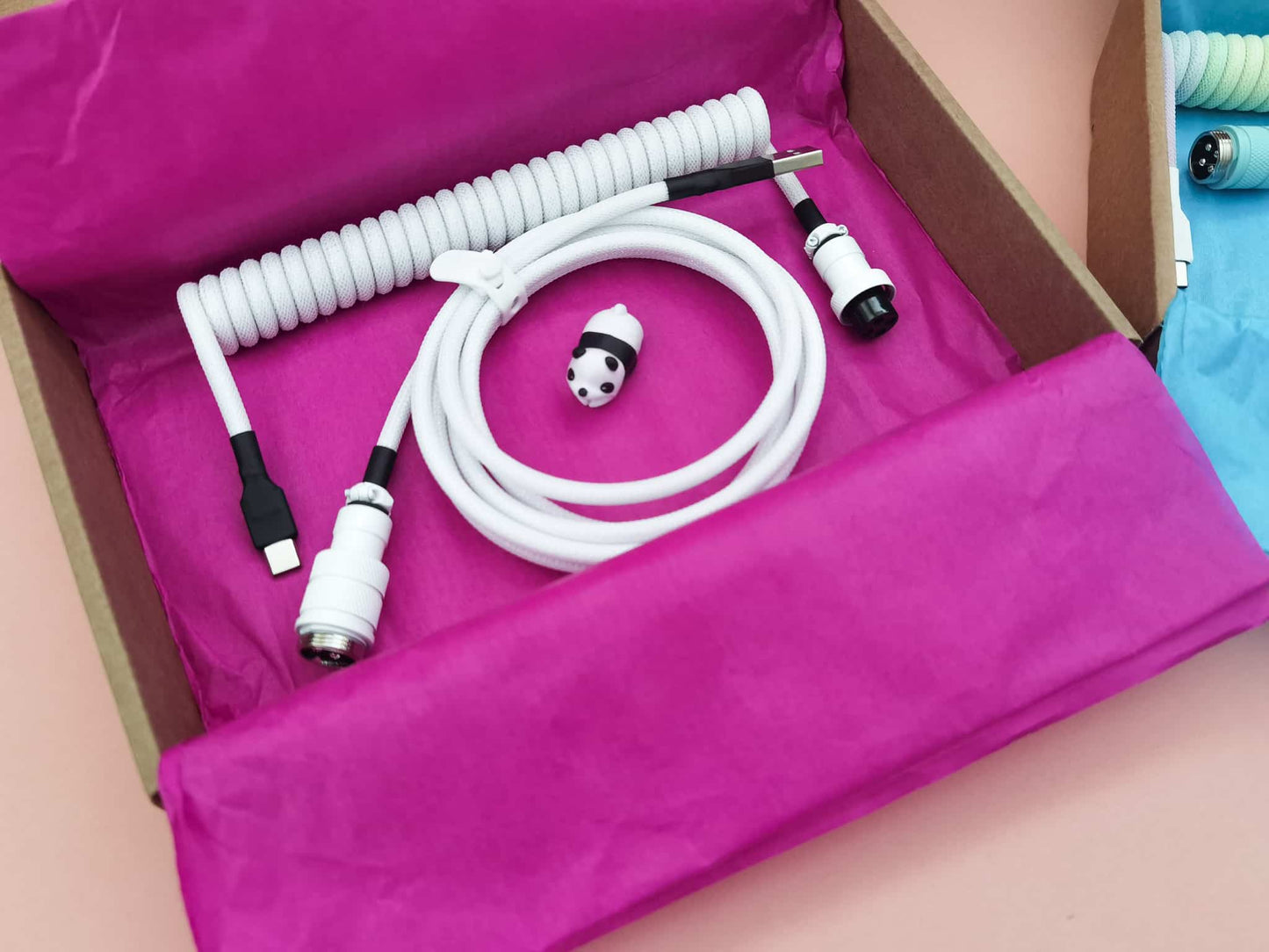 White coiled keyboard cable with Gx16 Aviator and black heat shrink